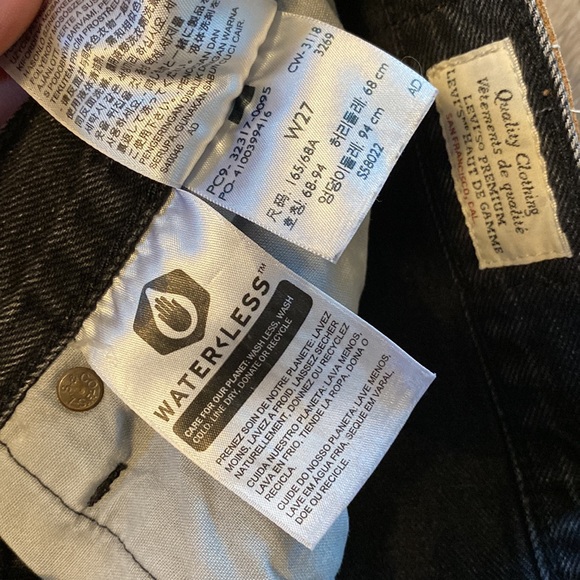 Levi’s Lunar Black Button up Jean Shorts - Picture 4 of 4